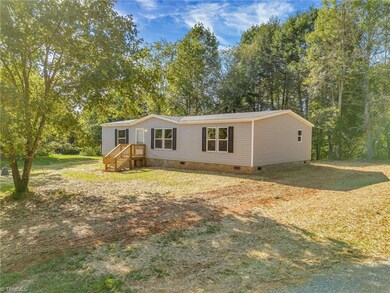 324 Center Ln, Thurmond, NC 28683 - photo 6