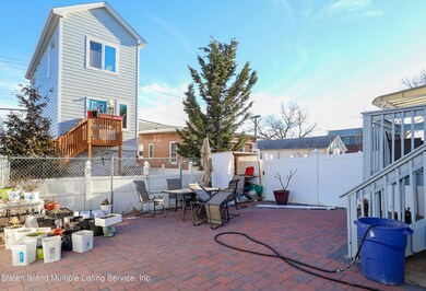 135 Alex Cir, Staten Island, NY 10305 - photo 5