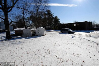 6715 Osborn St, Falls Church, VA 22046 - photo 4