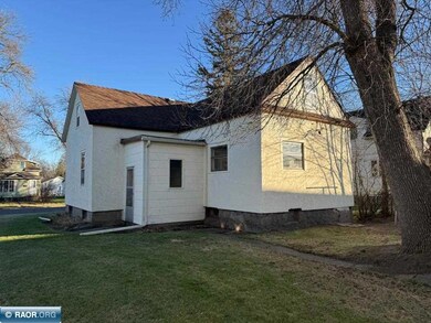 2527 4th Ave E, Hibbing, MN 55746 - photo 6