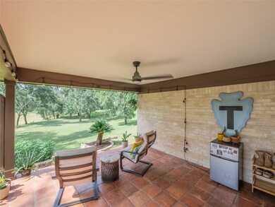 404 N Shadowbend Ave, Friendswood, TX 77546 - photo 3