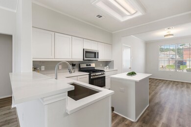 2338 Urban Forest Ct, Spring, TX 77386 - photo 6