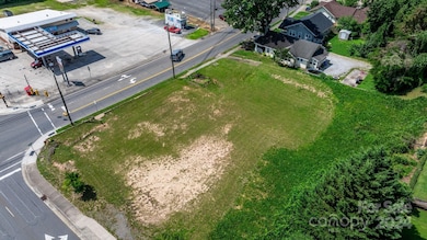 25 N Mcdowell Ave, Marion, NC 28752 - photo 3