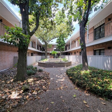 1801 Cortlandt St unit 6, Houston, TX 77008 - photo 2