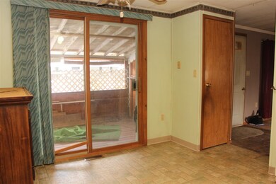 8 Lynwood Dr, Brattleboro, VT 05301 - photo 4