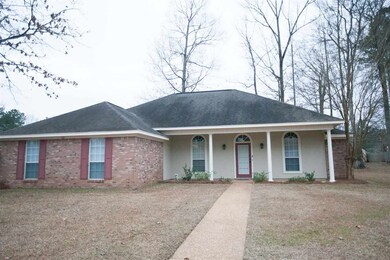 936 Mountain Crest Dr, Byram, MS 39272 - photo 2