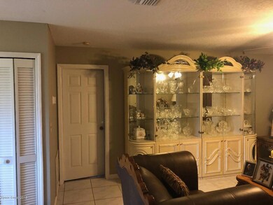 1098 M. livingroom1