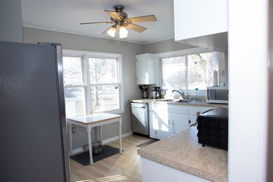 1032 21st St SE, Cedar Rapids, IA 52403 - photo 4