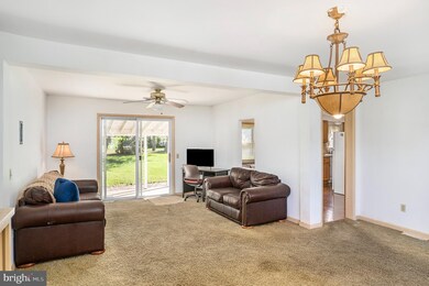 3035 Elm Rd, Reading, PA 19605 - photo 5