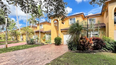 14015 N Forest Oak Cir, Davie, FL 33325 - photo 2