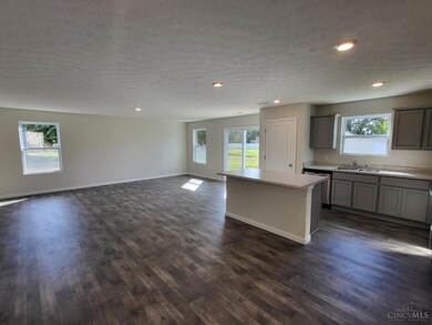 987 N South St, Wilmington, OH 45177 - photo 5