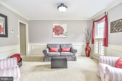 5552 Queen Victoria Ct, Burke, VA 22015 - photo 3