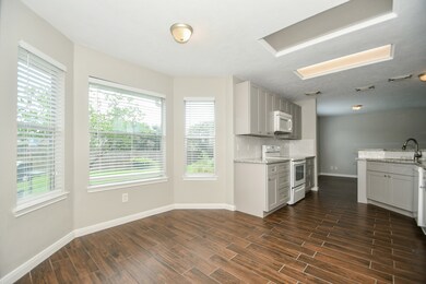 7106 Meadow Hawk Ct, Houston, TX 77041 - photo 5