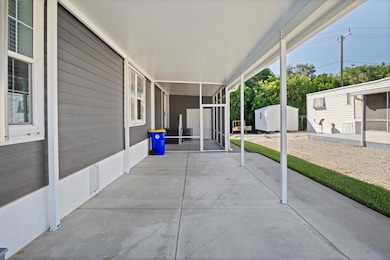 8328 SE Swan Ave, Hobe Sound, FL 33455 - photo 5