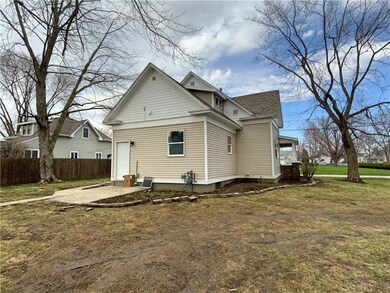 503 S 5th Ave W, Newton, IA 50208 - photo 2