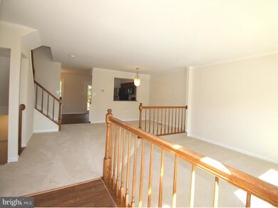 6308 Mary Todd Ct, Centreville, VA 20121 - photo 4