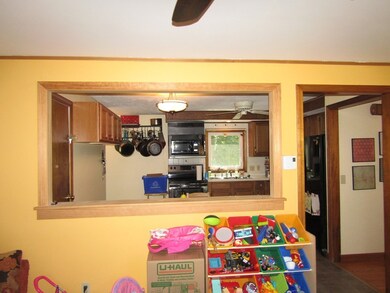 279 Brookside Cir, Florence, MA 01062 - photo 6