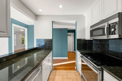 33 Chestnut St unit 203, Boston, MA 02108 - photo 7