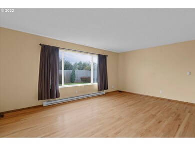 3237 Maple St, Longview, WA 98632 - photo 6