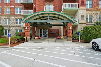 Ironwood on the Green at Ferncroft unit 608, Middleton, MA 01949 - photo 2