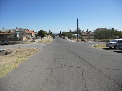2627 Sacramento Ave, El Paso, TX 79930 - photo 4