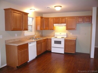 6584 Pine Haven Cir, Gloucester, VA 23061 - photo 2