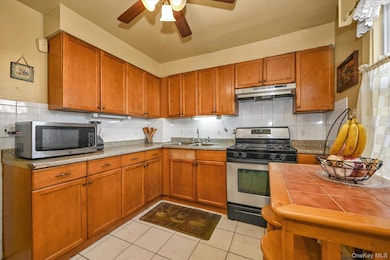 90-49 207th St, Jamaica, NY 11428 - photo 5