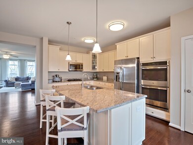 43511 Town Gate Square, Chantilly, VA 20152 - photo 5