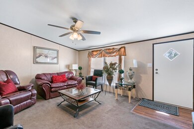 450 Forsan Dr, Socorro, TX 79927 - photo 4