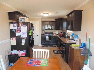 Eat-in kitchen