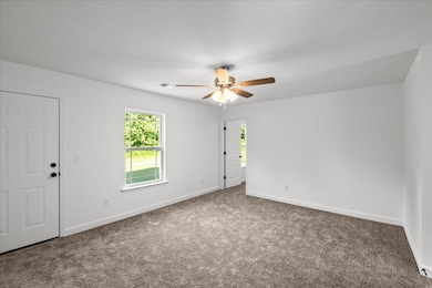 517 Molly Parker Ln, Spartanburg, SC 29301 - photo 2