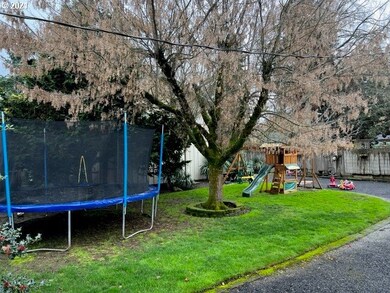 2136 Rocky Ln, Eugene, OR 97401 - photo 7