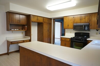 700 S Raddant Rd, Batavia, IL 60510 - photo 6