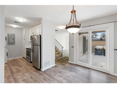 Open flowing floorplan, perfect for entertaining a