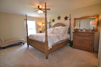 Owner bedroom - thats a king size bed