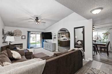 3753 N Miami Ave, Fresno, CA 93727 - photo 7