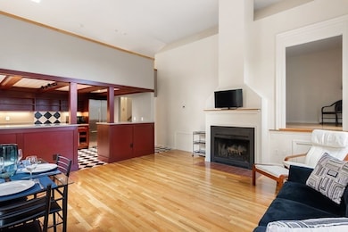 140 Elm St unit 6, Marblehead, MA 01945 - photo 2