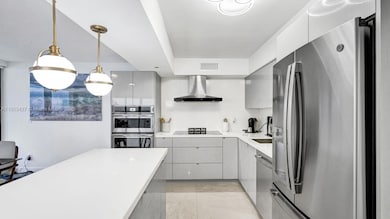 L'Excellence unit 1605, Miami Beach, FL 33140 - photo 6