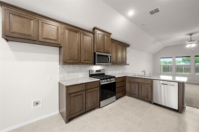 916 Misty Ln, Cleburne, TX 76033 - photo 4