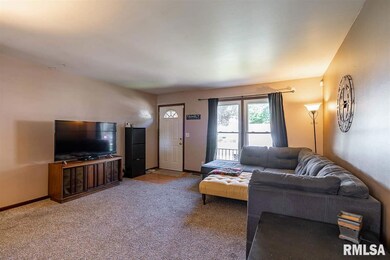 4111 Warren St, Davenport, IA 52806 - photo 3