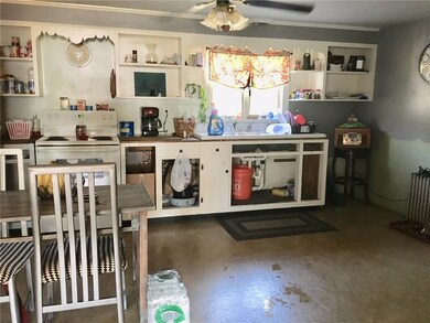 653 Metacom Ave, Warren, RI 02885 - photo 7