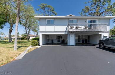 View of front property with an attached garage, dr