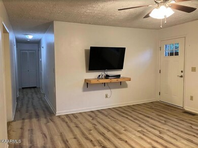 641 Dillon St, Crossville, TN 38555 - photo 2