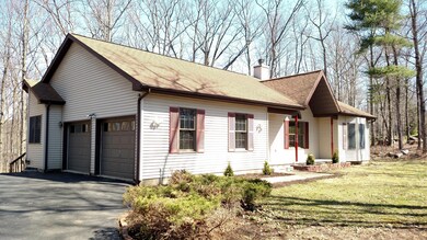 2455 Horseshoe Dr, East Stroudsburg, PA 18301 - photo 3