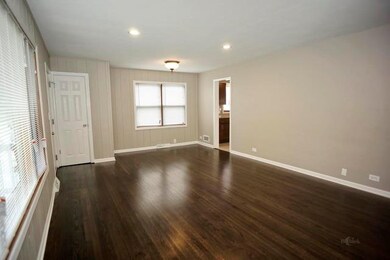 1501 Glen Rock Ave, Waukegan, IL 60085 - photo 3