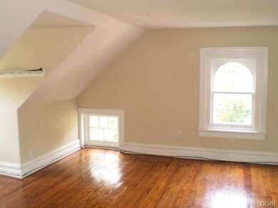 1752 W Linden St unit 2, Allentown, PA 18104 - photo 4
