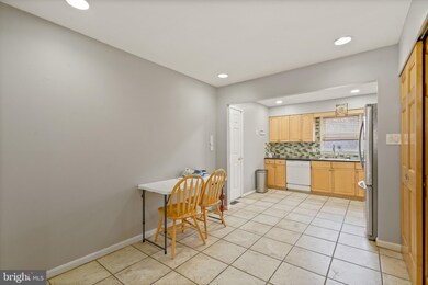 3092 White Birch Ct, Fairfax, VA 22031 - photo 4