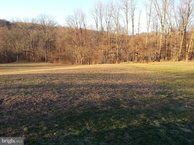 1623 Butter Ln, Reading, PA 19606 - photo 2