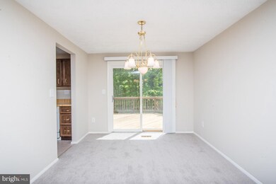 8841 Woodlawn Way, Springfield, VA 22153 - photo 5