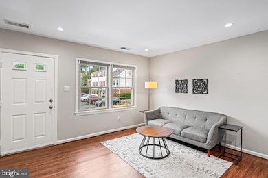 96 N Bedford St unit B, Arlington, VA 22201 - photo 2